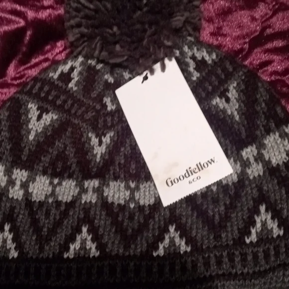 Goodfellow & Co Knit Pom Pok Winter Beanie Hat - Picture 2 of 3